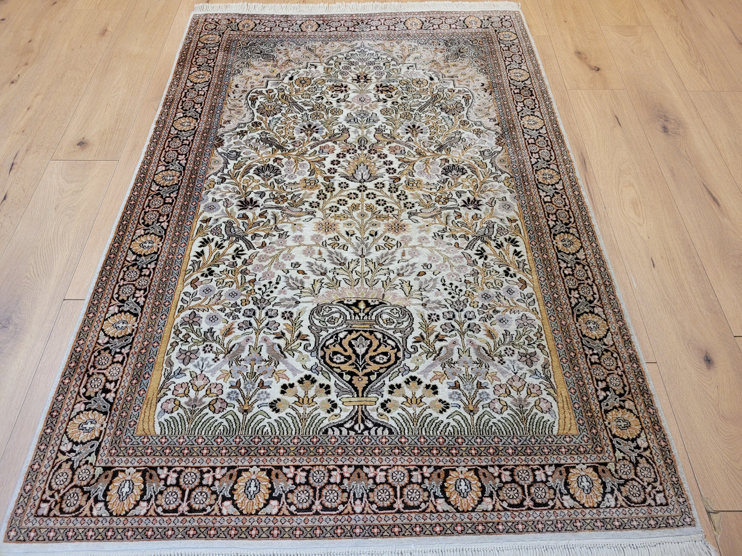 Kaschmir Teppich Seide feine Handknüpfung Lebensbaum Vase Design