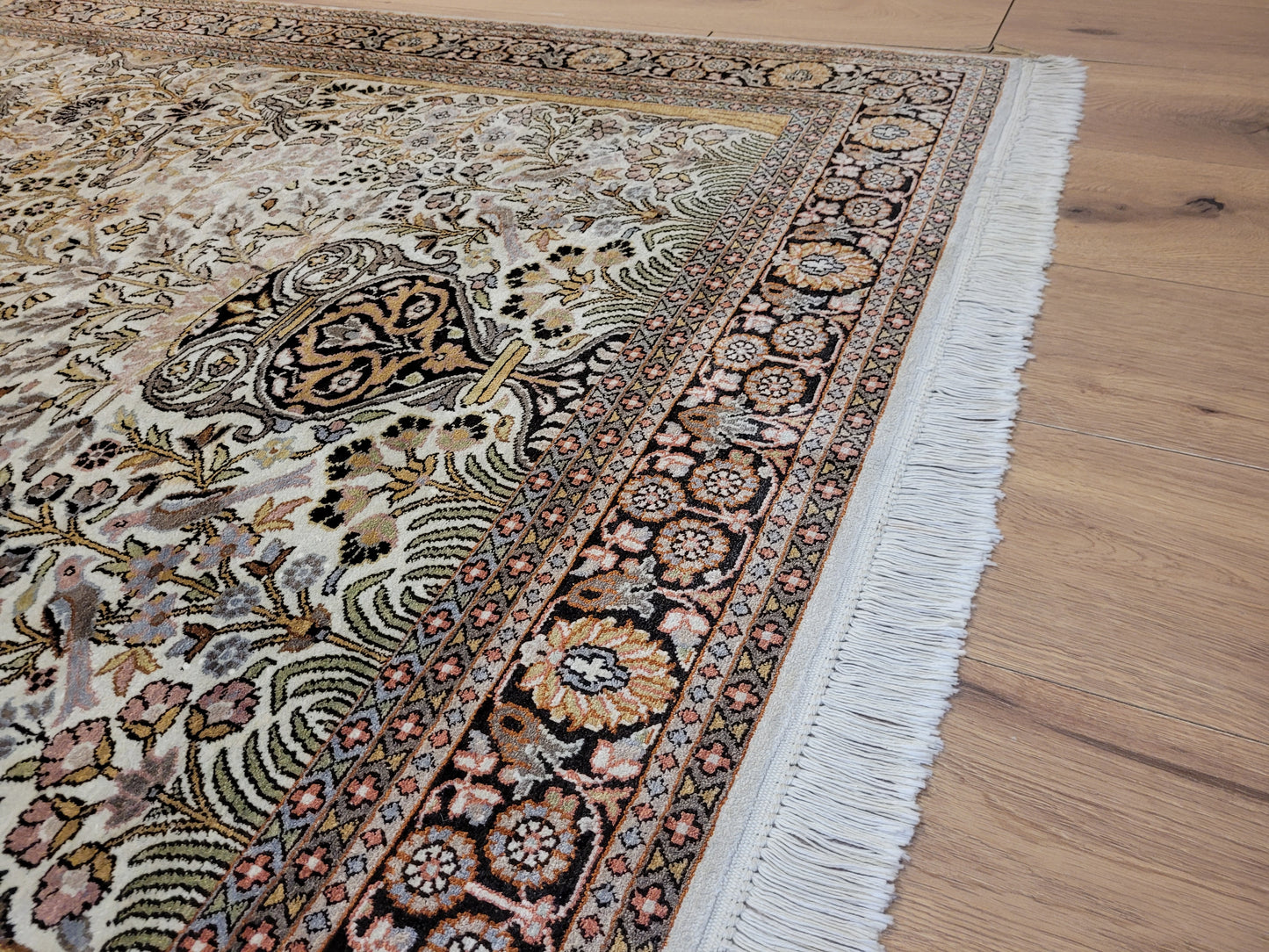 Kaschmir Teppich Seide feine Handknüpfung Lebensbaum Vase Design