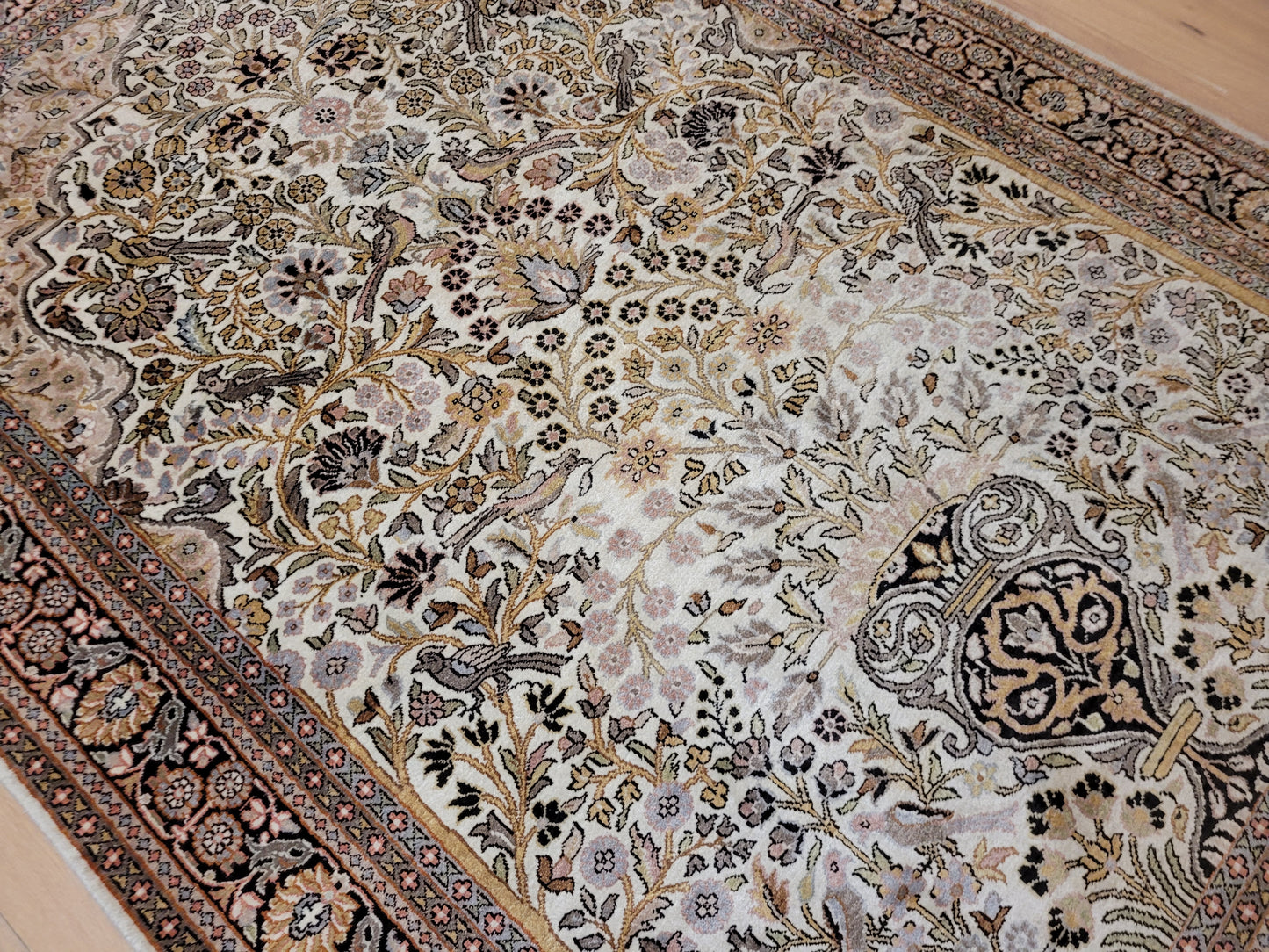 Kaschmir Teppich Seide feine Handknüpfung Lebensbaum Vase Design