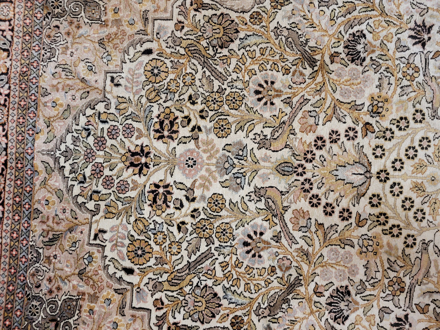 Kaschmir Teppich Seide feine Handknüpfung Lebensbaum Vase Design