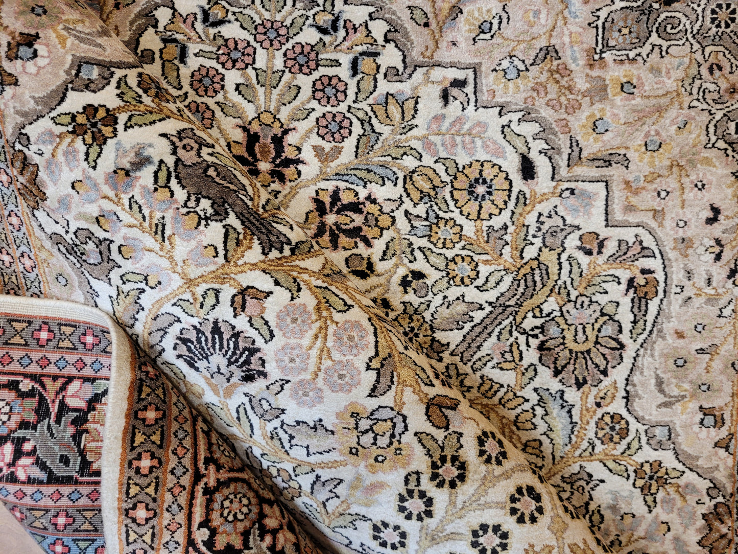 Kaschmir Teppich Seide feine Handknüpfung Lebensbaum Vase Design