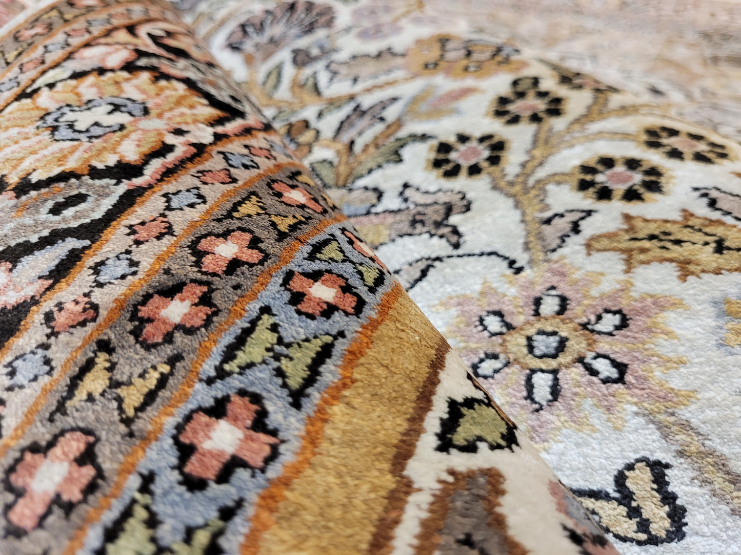 Kaschmir Teppich Seide feine Handknüpfung Lebensbaum Vase Design