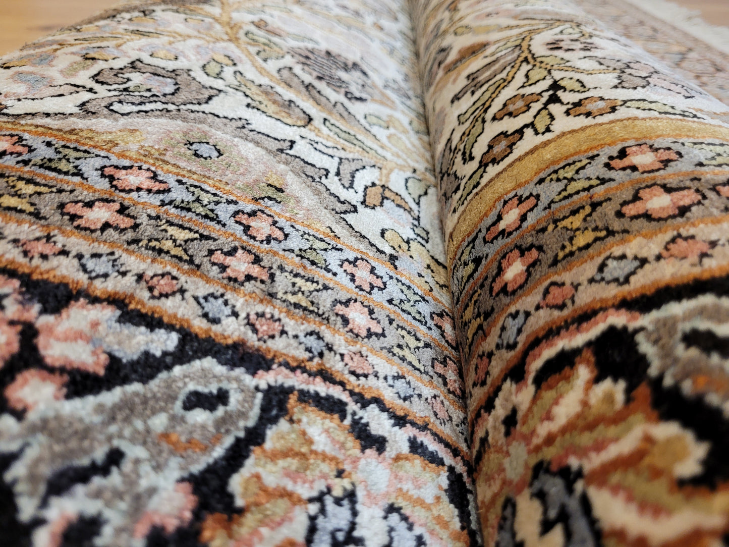 Kaschmir Teppich Seide feine Handknüpfung Lebensbaum Vase Design