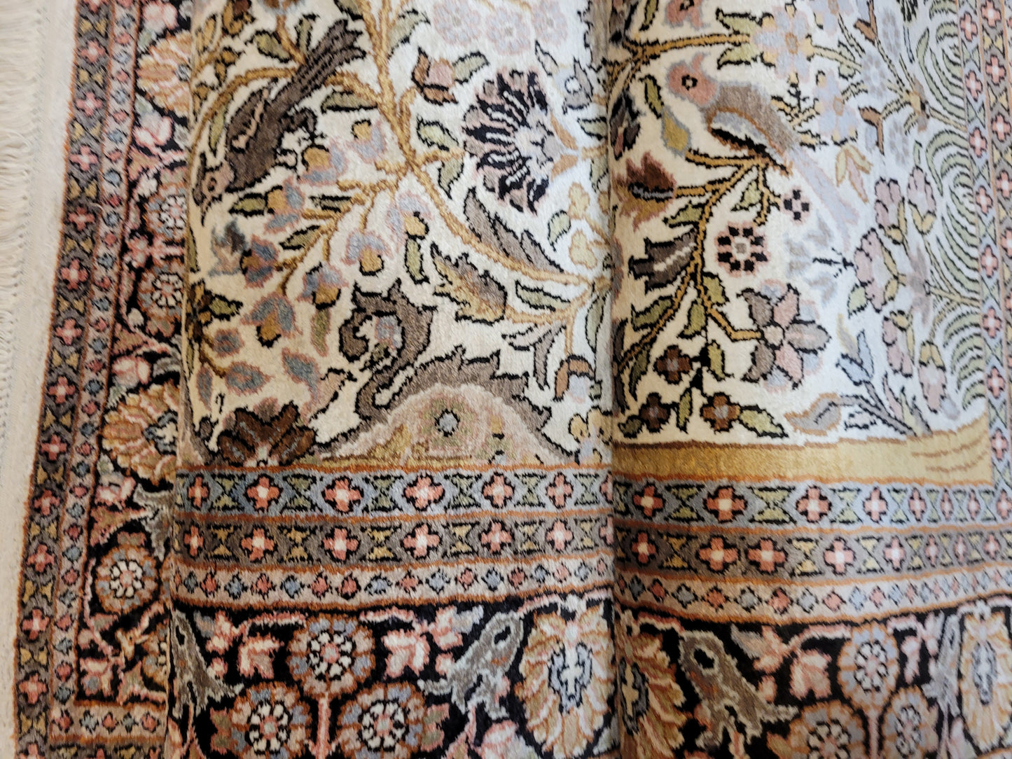 Kaschmir Teppich Seide feine Handknüpfung Lebensbaum Vase Design