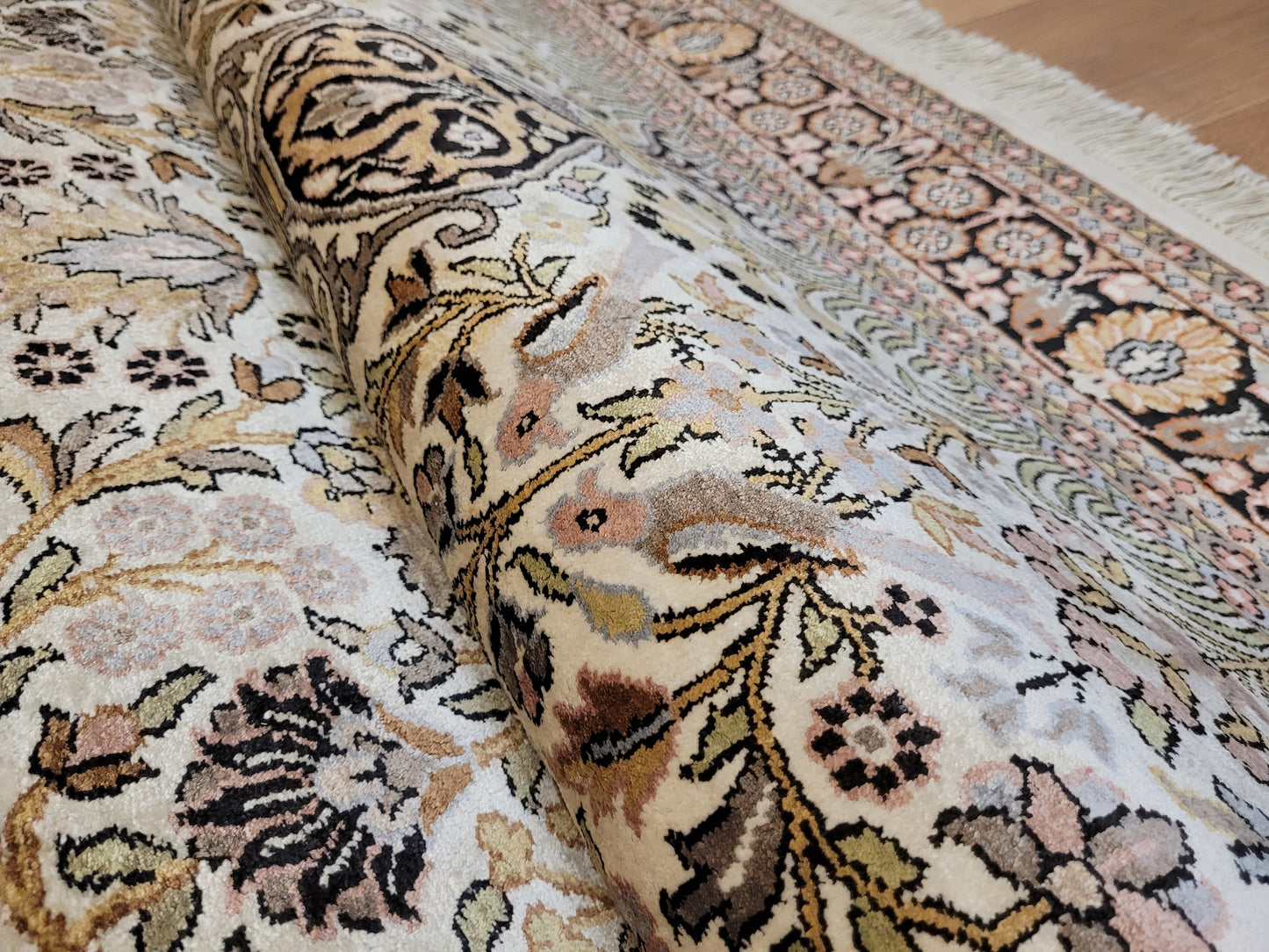 Kaschmir Teppich Seide feine Handknüpfung Lebensbaum Vase Design