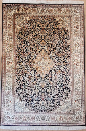 Ghom Teppich Seide feine Handknüpfung Medaillon Design