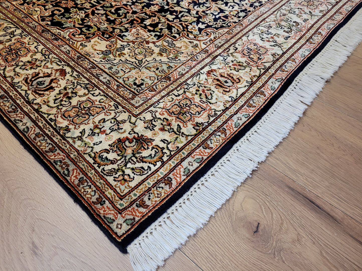 Ghom Teppich Seide feine Handknüpfung Medaillon Design