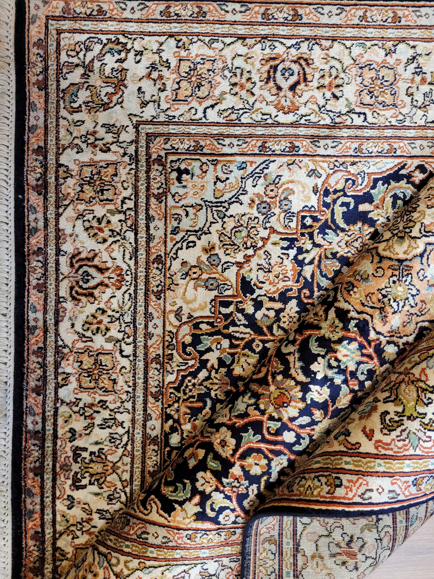 Ghom Teppich Seide feine Handknüpfung Medaillon Design