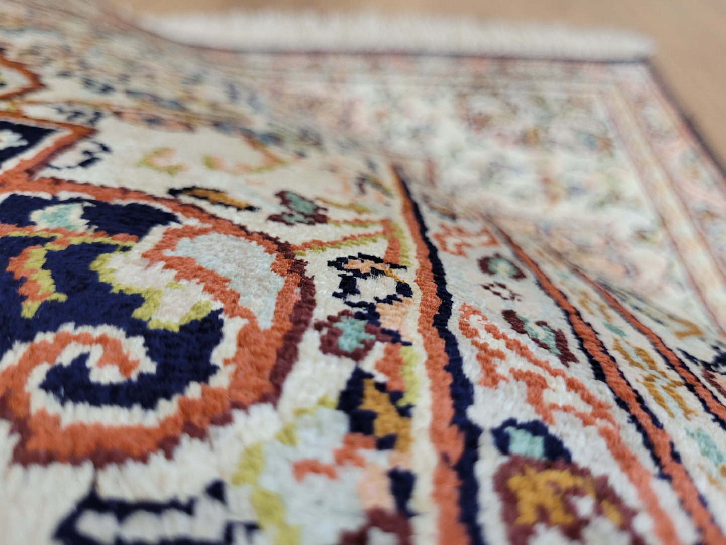 Ghom Teppich Seide feine Handknüpfung Medaillon Design