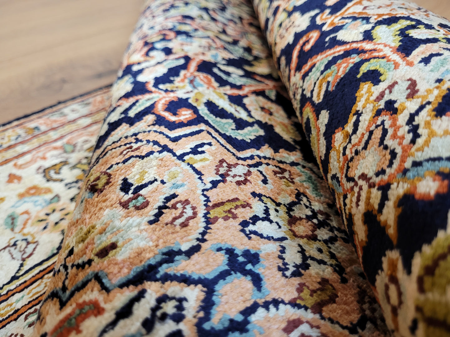 Ghom Teppich Seide feine Handknüpfung Medaillon Design