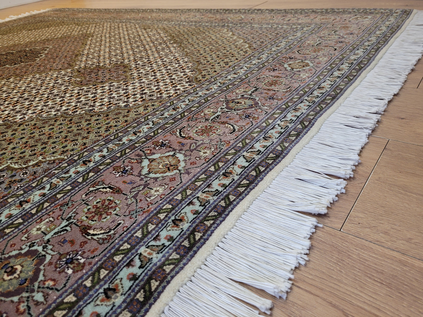 Täbriz Teppich Korkwolle Seide feine Handknüpfung Mahi Design