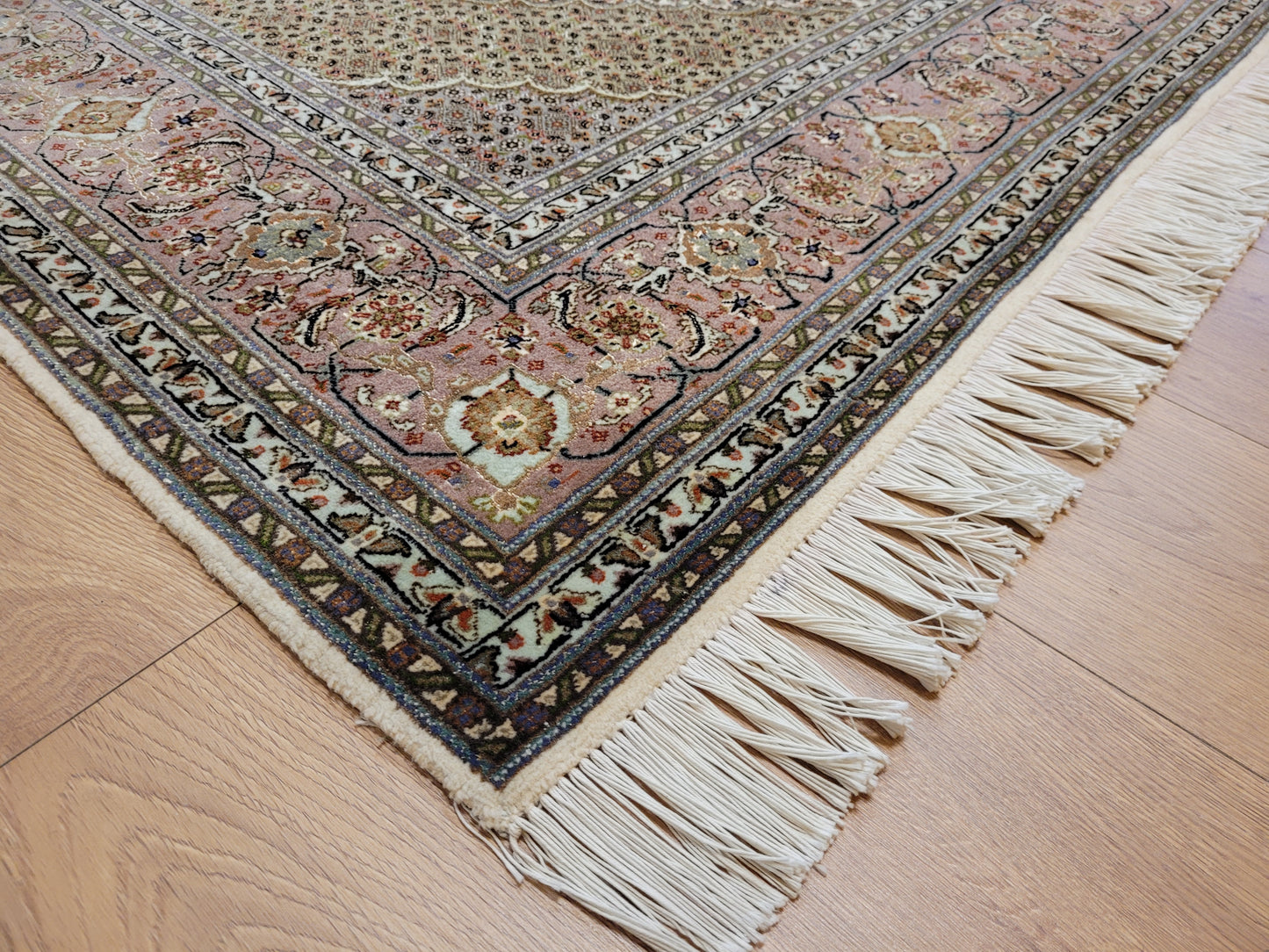 Täbriz Teppich Korkwolle Seide feine Handknüpfung Mahi Design