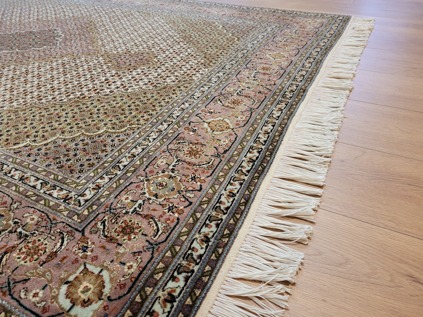 Täbriz Teppich Korkwolle Seide feine Handknüpfung Mahi Design