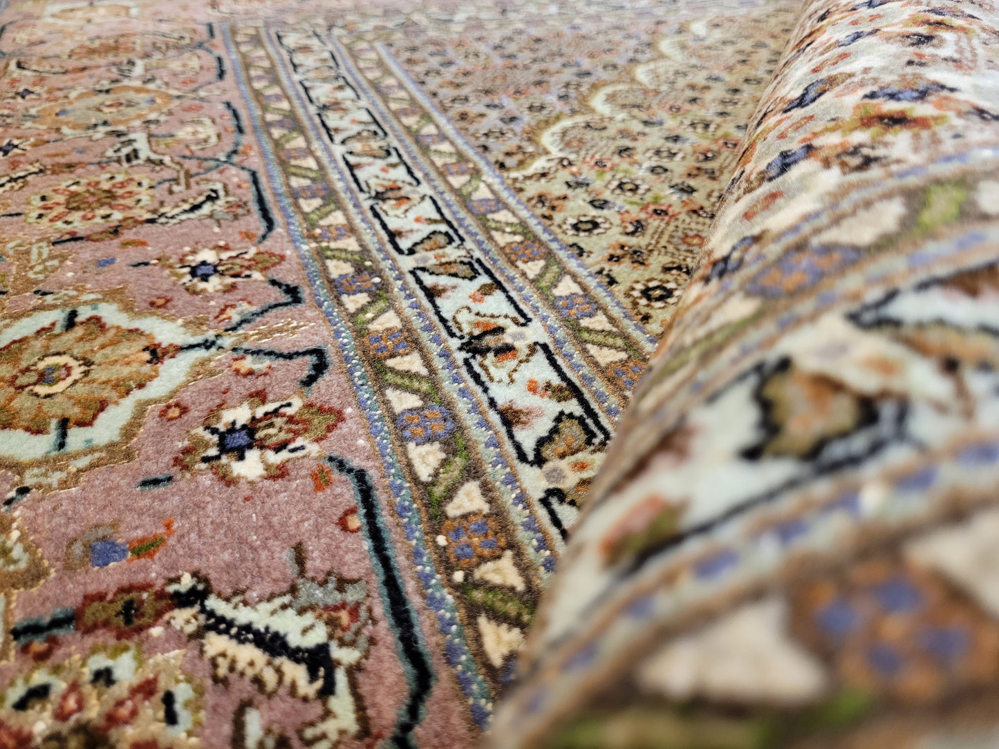 Täbriz Teppich Korkwolle Seide feine Handknüpfung Mahi Design