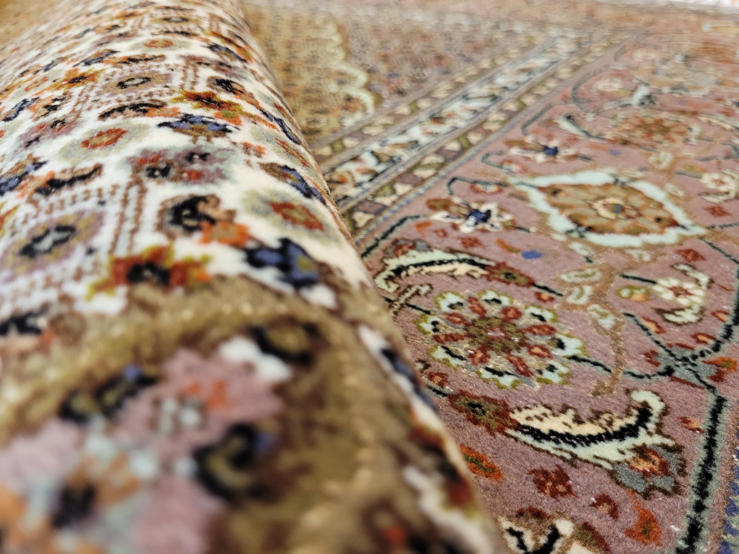 Täbriz Teppich Korkwolle Seide feine Handknüpfung Mahi Design