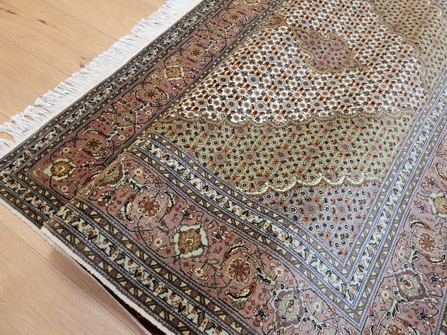 Täbriz Teppich Korkwolle Seide feine Handknüpfung Mahi Design