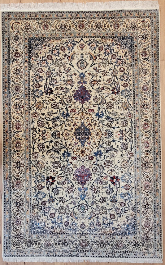 Nain Teppich Korkwolle Seide feine Handknüpfung Medaillon Design