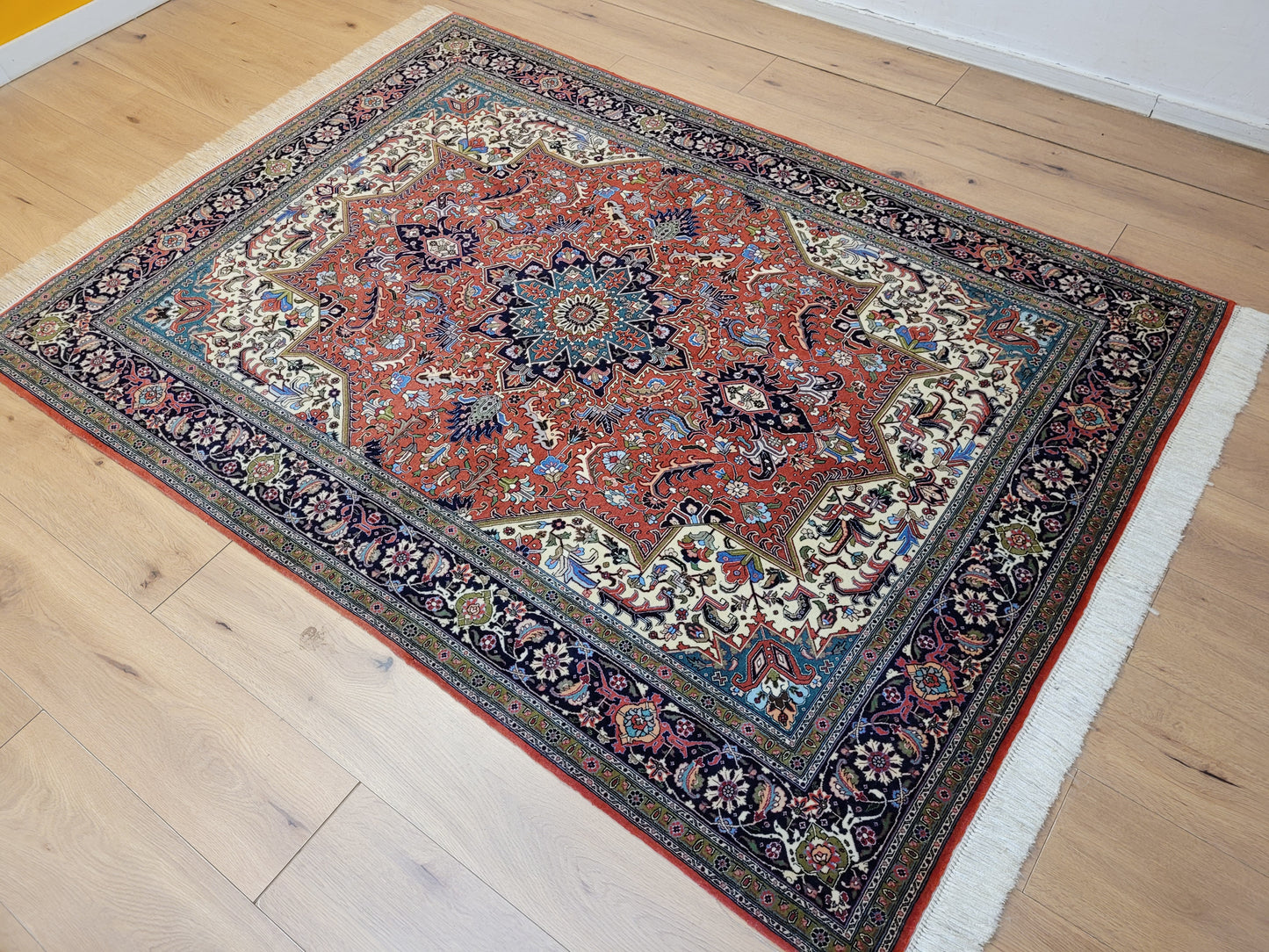 Täbriz Teppich Korkwolle auf Seide feine Handknüpfung Medaillon