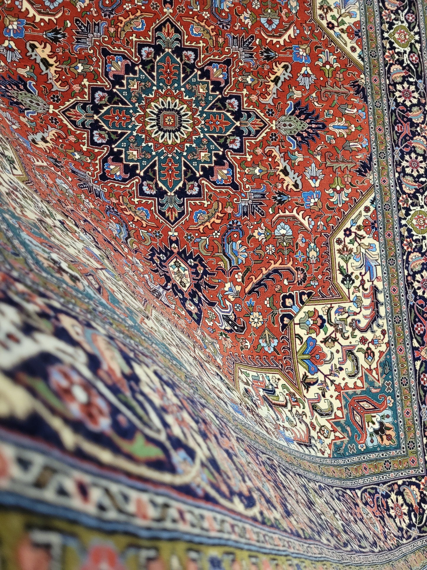 Täbriz Teppich Korkwolle auf Seide feine Handknüpfung Medaillon