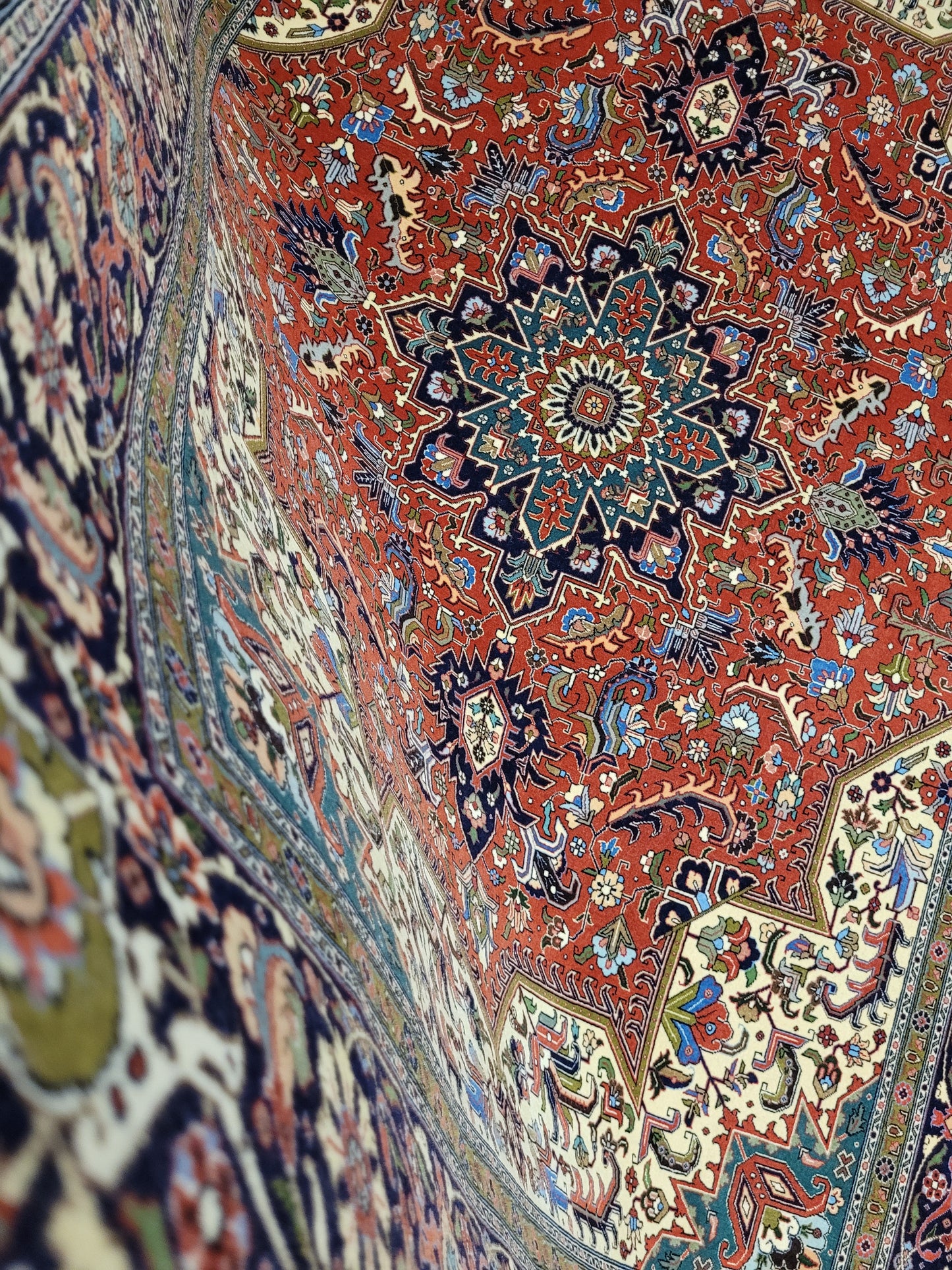 Täbriz Teppich Korkwolle auf Seide feine Handknüpfung Medaillon