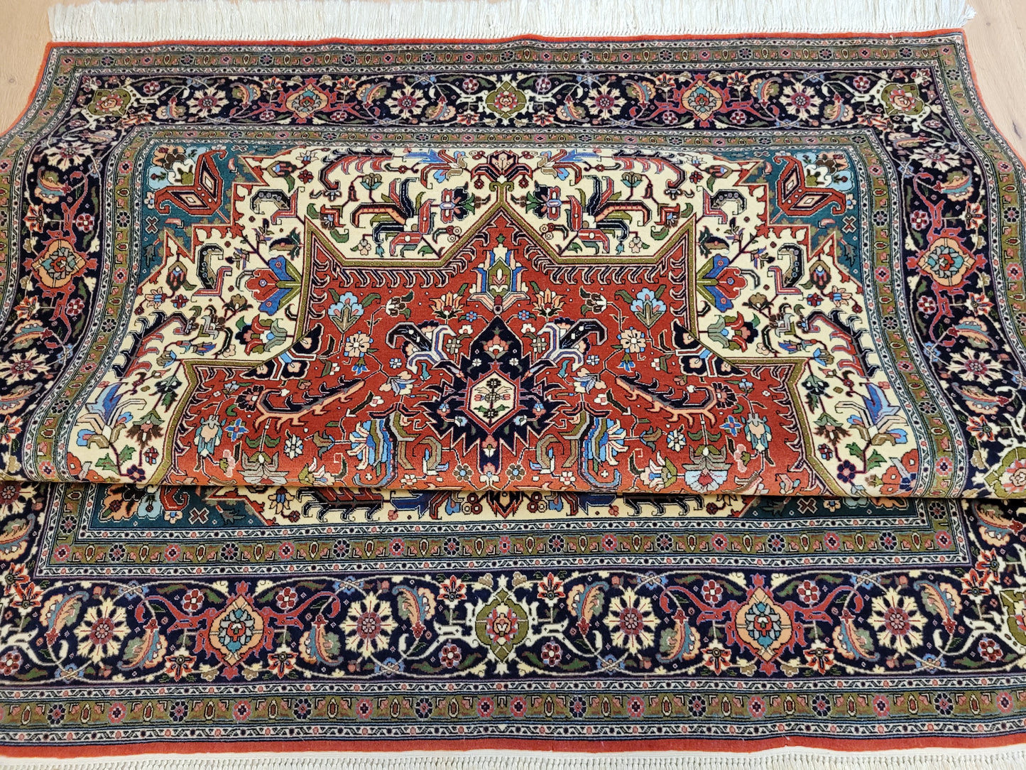 Täbriz Teppich Korkwolle auf Seide feine Handknüpfung Medaillon