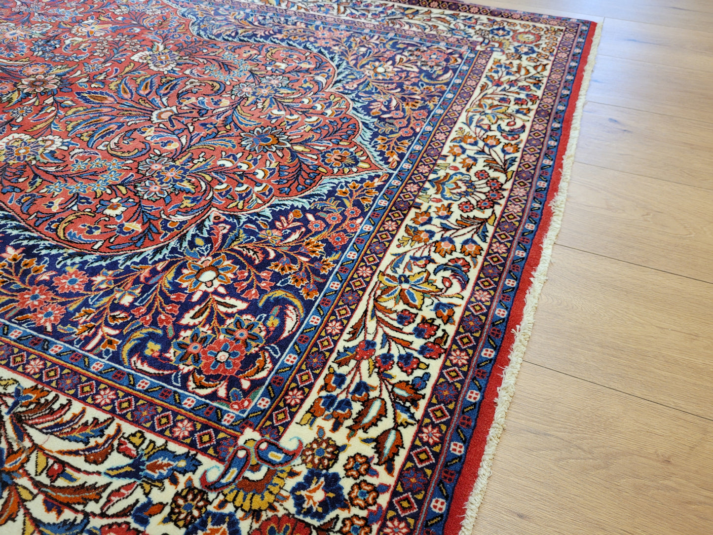 Sarough Teppich Korkwolle feine Handknüpfung florales Design