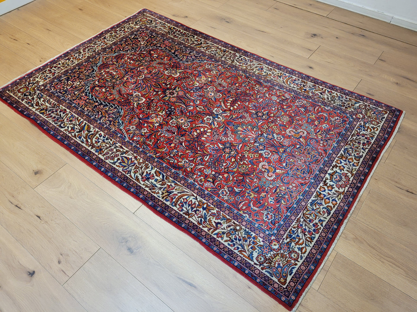 Sarough Teppich Korkwolle feine Handknüpfung florales Design