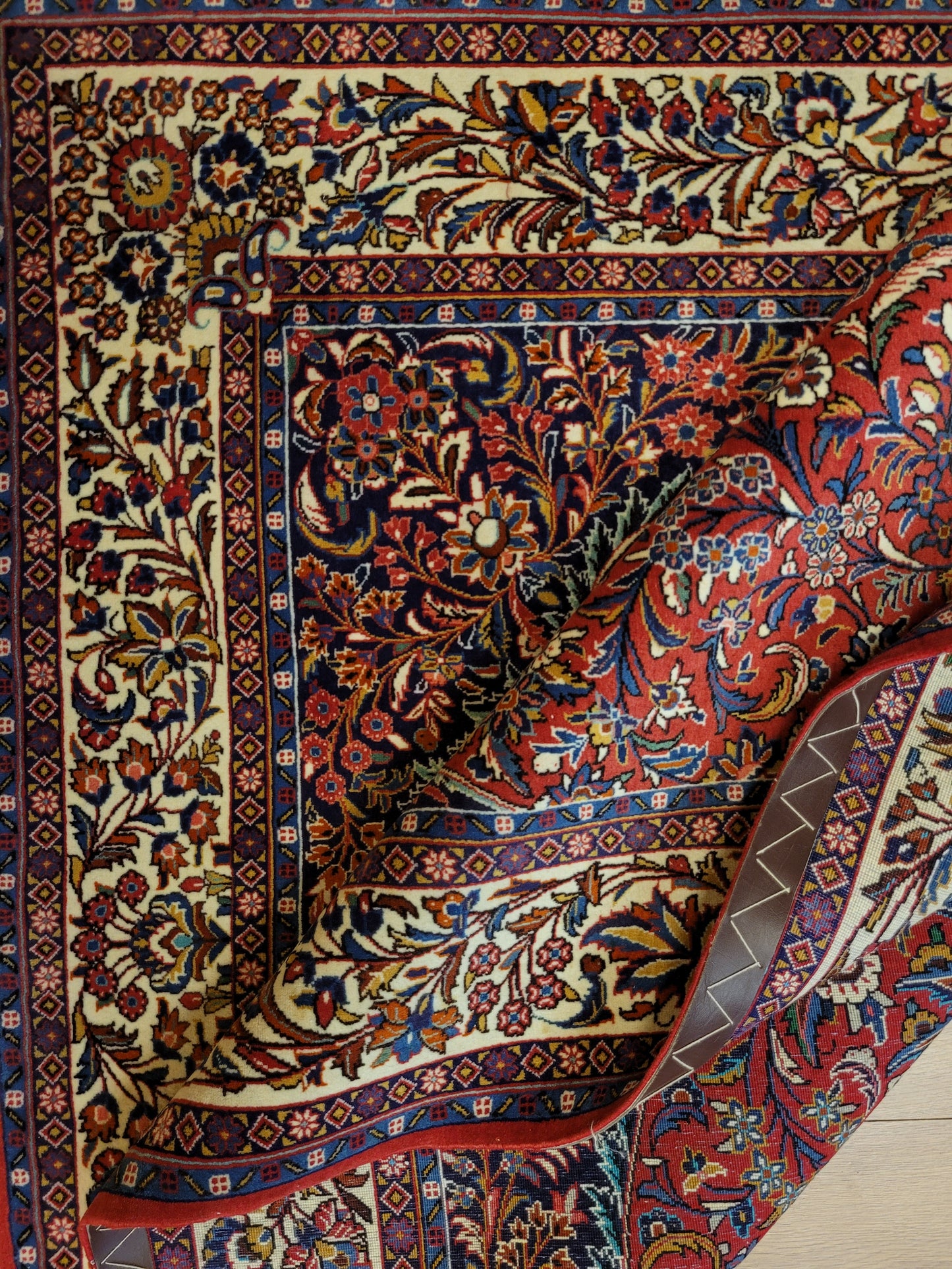 Sarough Teppich Korkwolle feine Handknüpfung florales Design