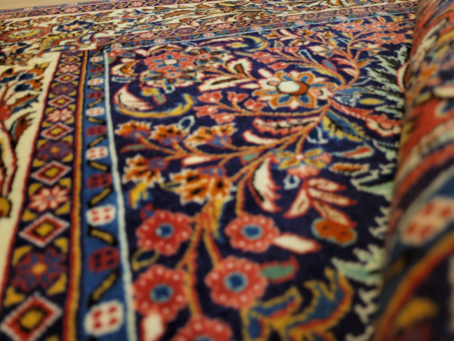 Sarough Teppich Korkwolle feine Handknüpfung florales Design