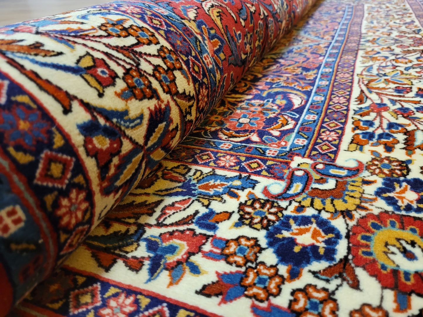 Sarough Teppich Korkwolle feine Handknüpfung florales Design