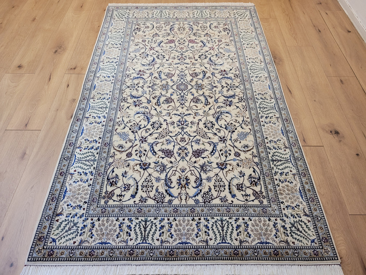 Nain Teppich Korkwolle mit Seide feine Handknüpfung cremeblau