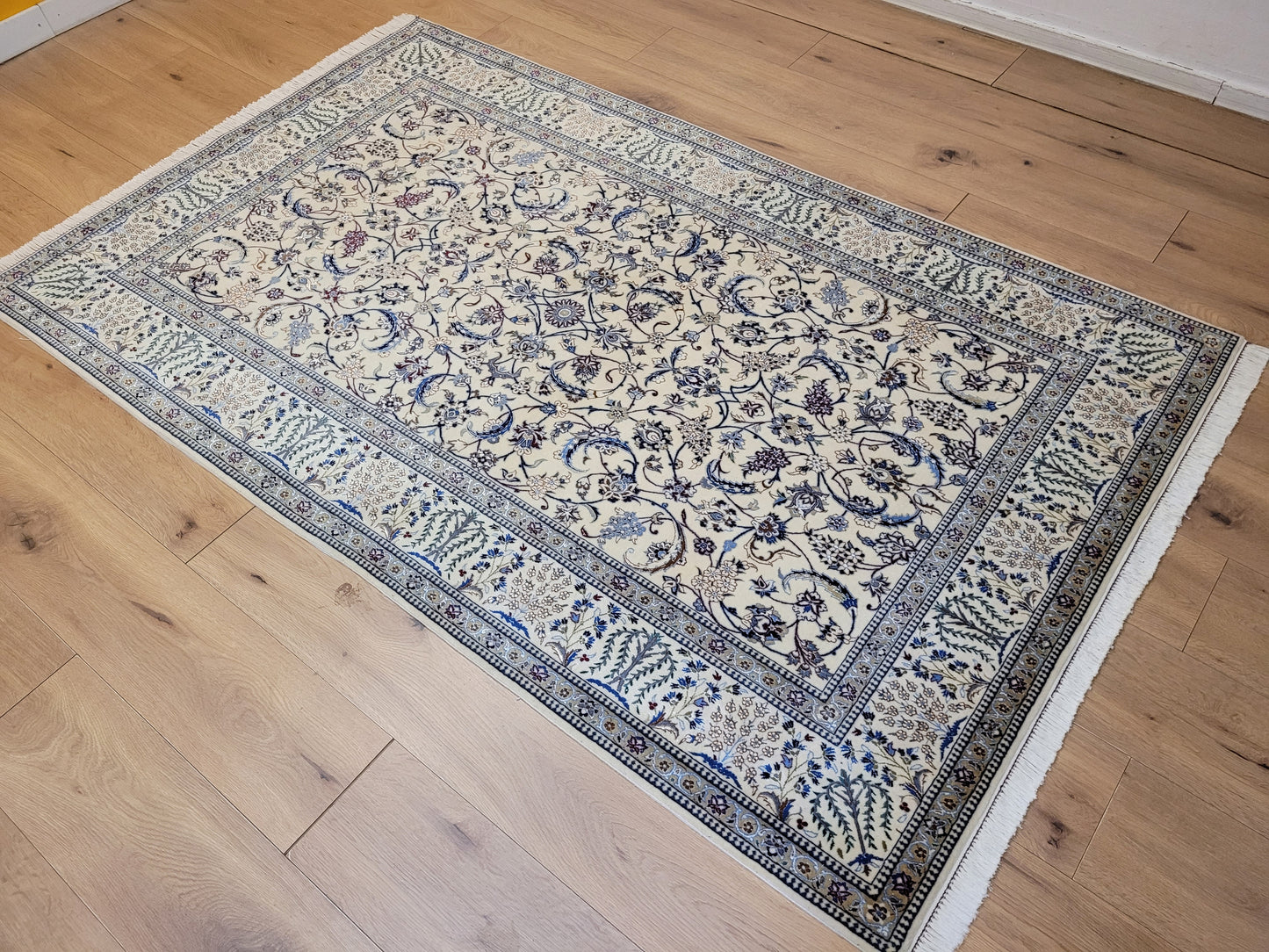 Nain Teppich Korkwolle mit Seide feine Handknüpfung cremeblau