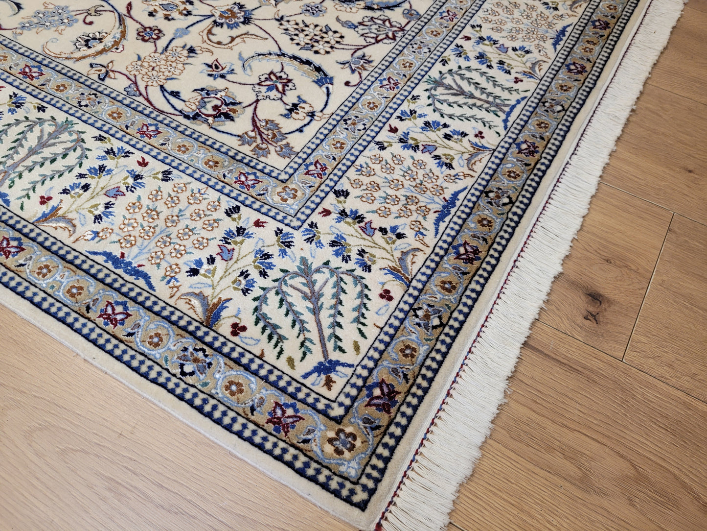 Nain Teppich Korkwolle mit Seide feine Handknüpfung cremeblau