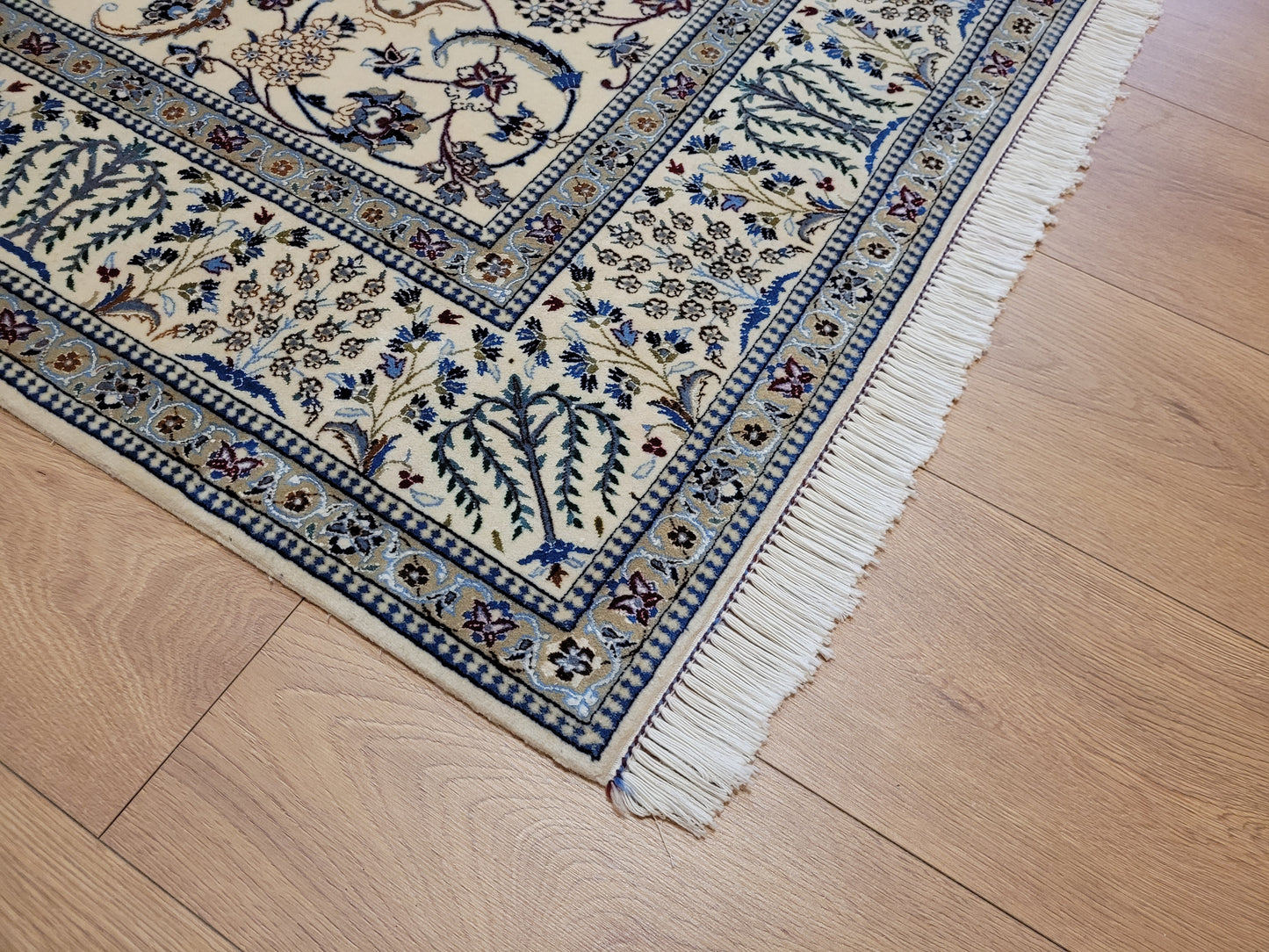 Nain Teppich Korkwolle mit Seide feine Handknüpfung cremeblau