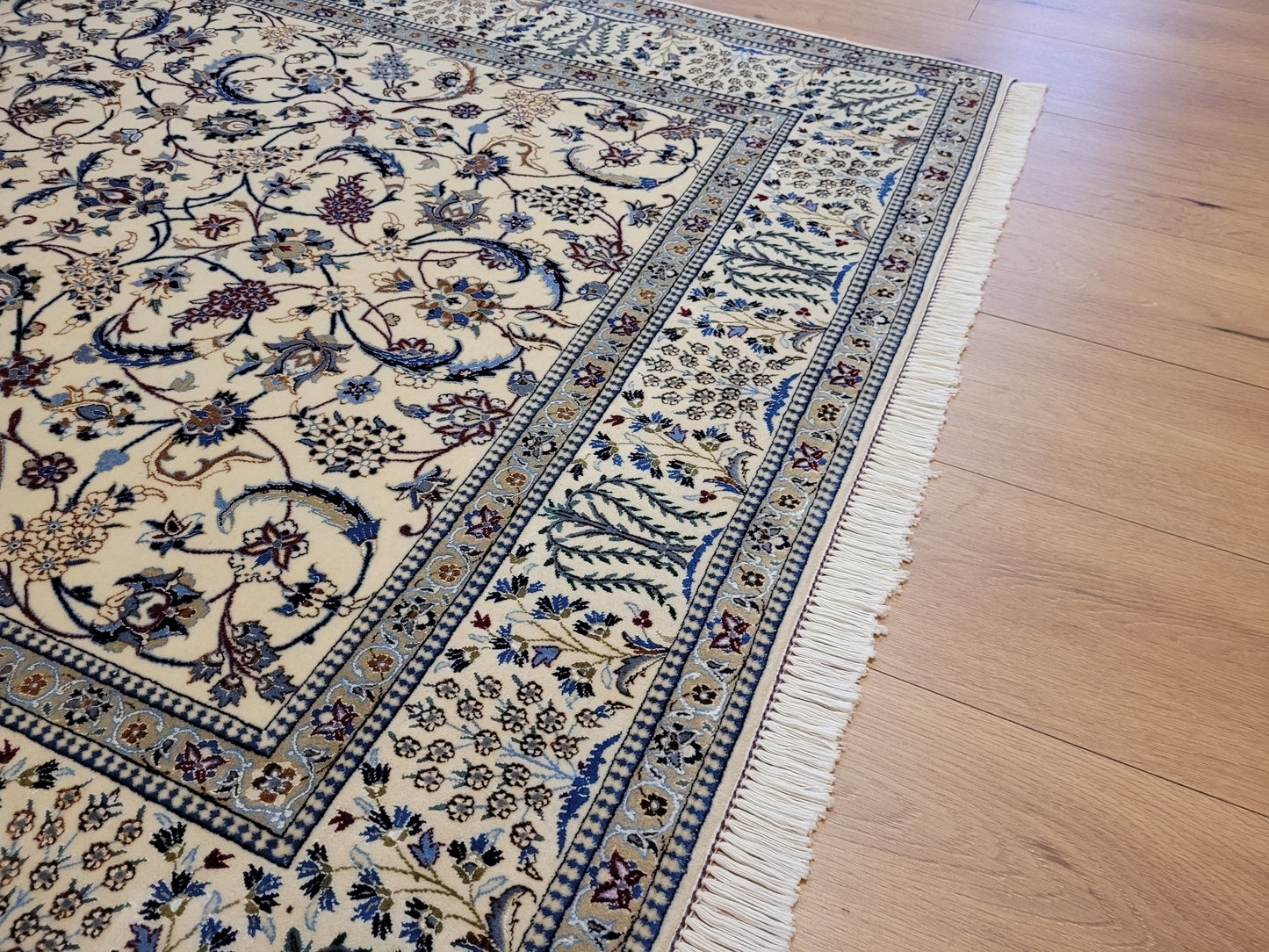 Nain Teppich Korkwolle mit Seide feine Handknüpfung cremeblau