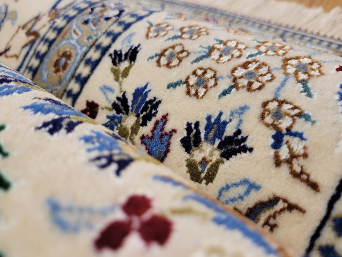 Nain Teppich Korkwolle mit Seide feine Handknüpfung cremeblau