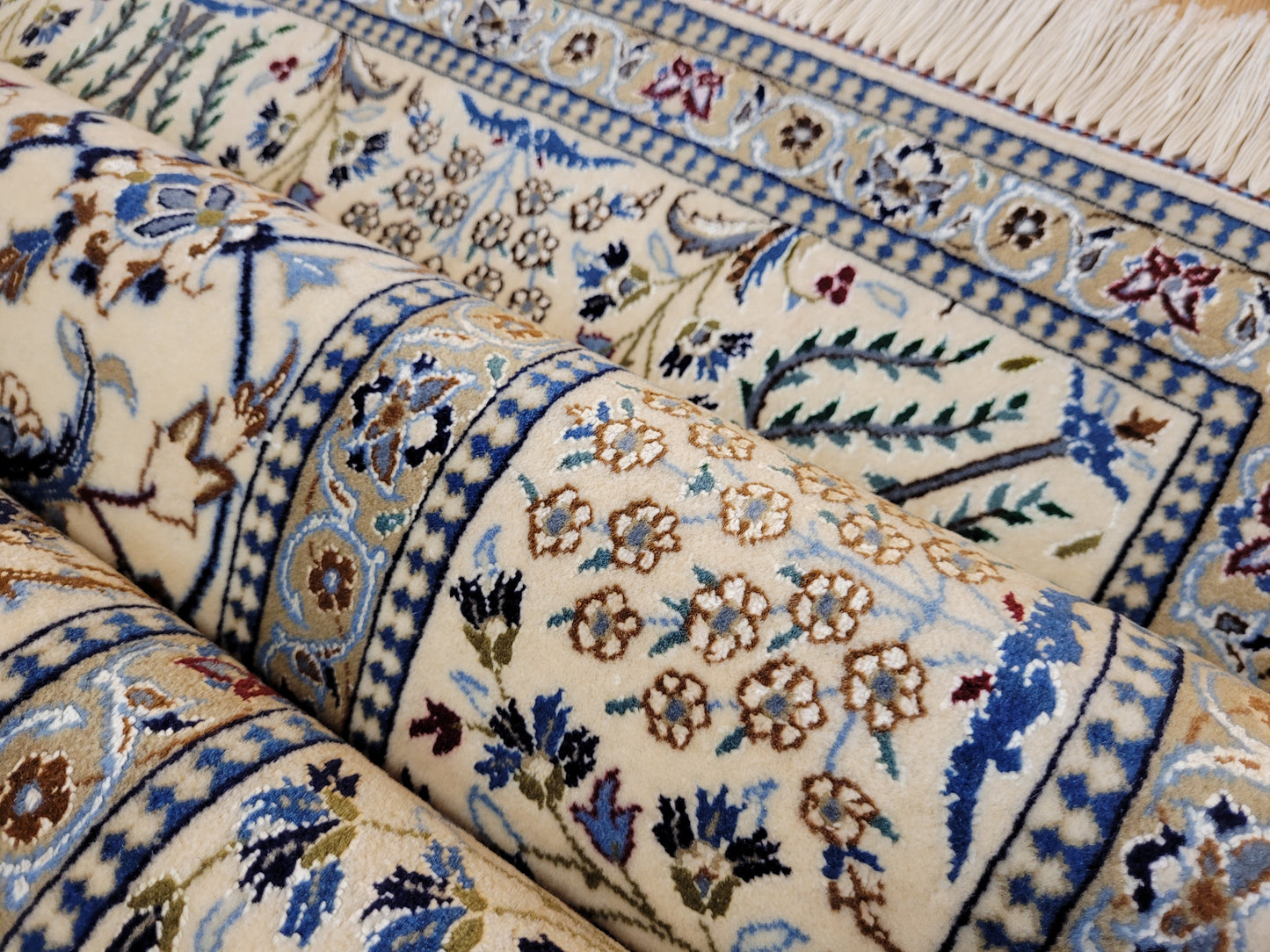 Nain Teppich Korkwolle mit Seide feine Handknüpfung cremeblau