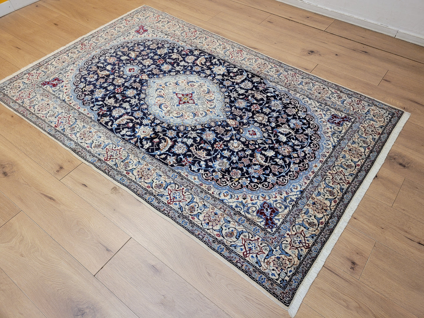 Nain Teppich Korkwolle mit Seide feine Handknüpfung