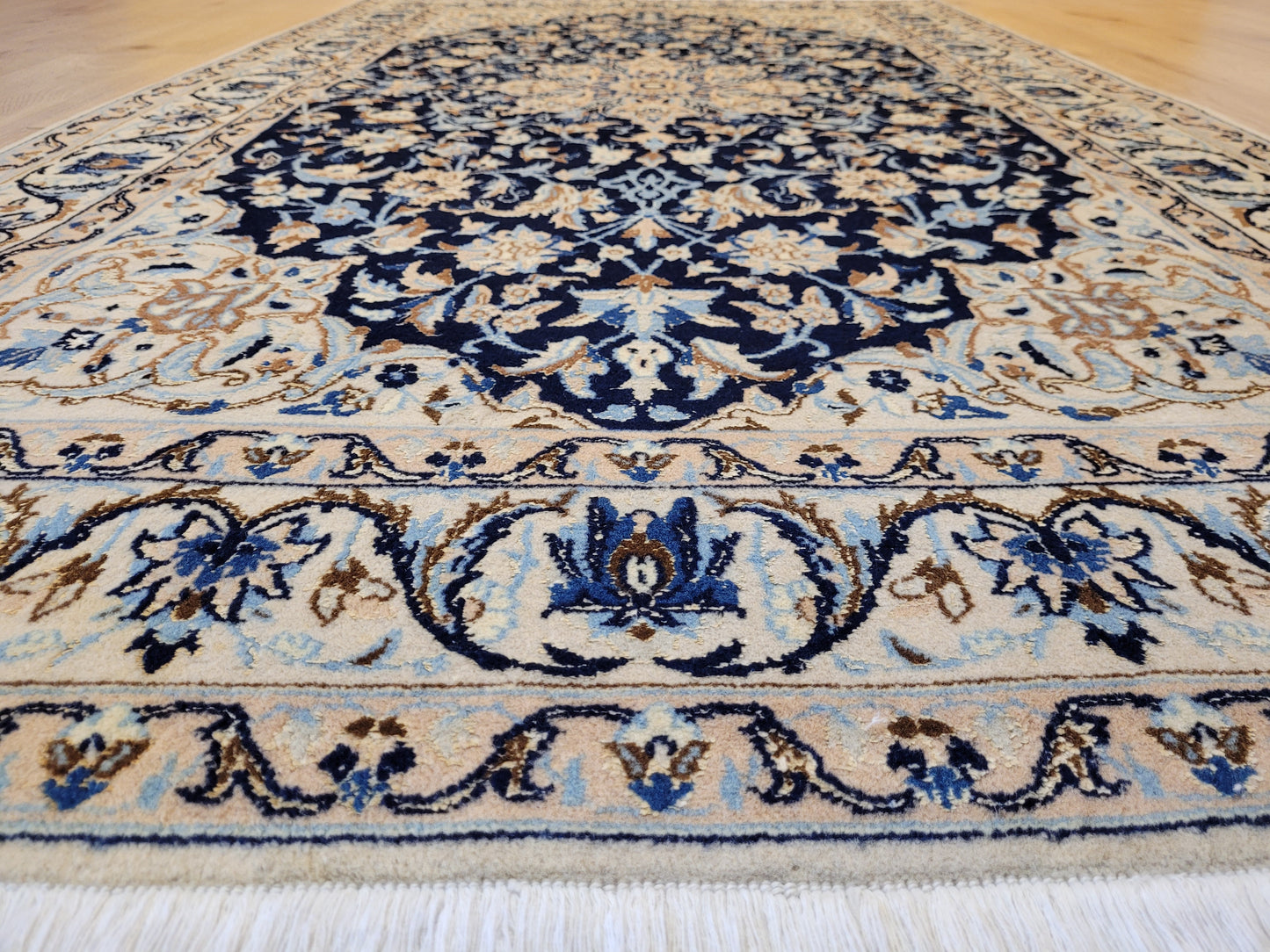 Nain Teppich Korkwolle mit Seide feine Handarbeit