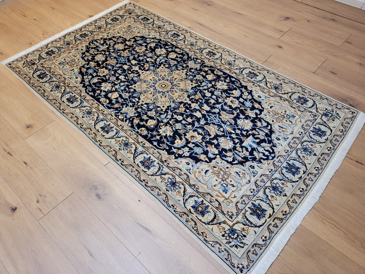 Nain Teppich Korkwolle mit Seide feine Handarbeit