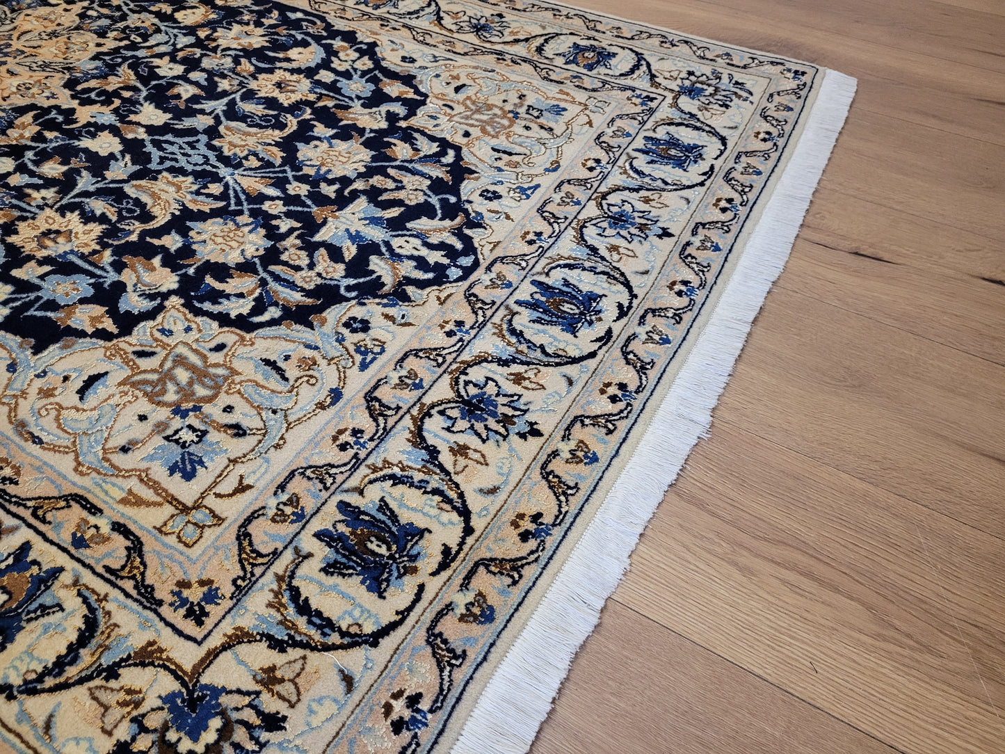 Nain Teppich Korkwolle mit Seide feine Handarbeit