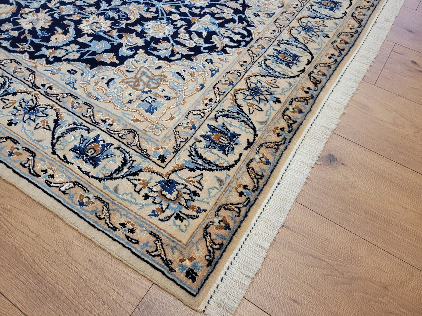 Nain Teppich Korkwolle mit Seide feine Handarbeit