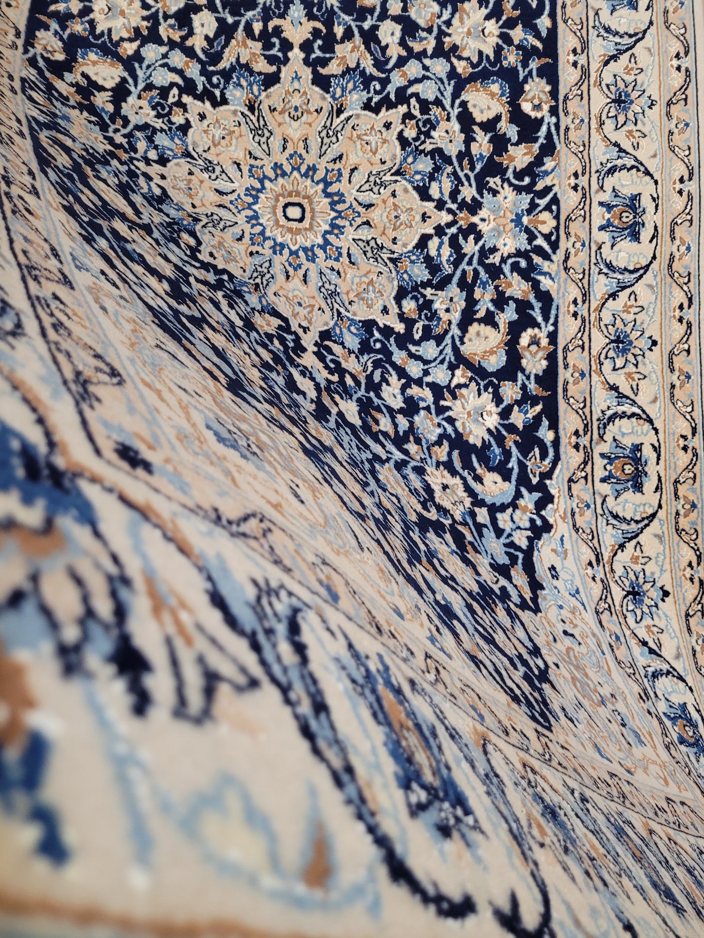 Nain Teppich Korkwolle mit Seide feine Handarbeit