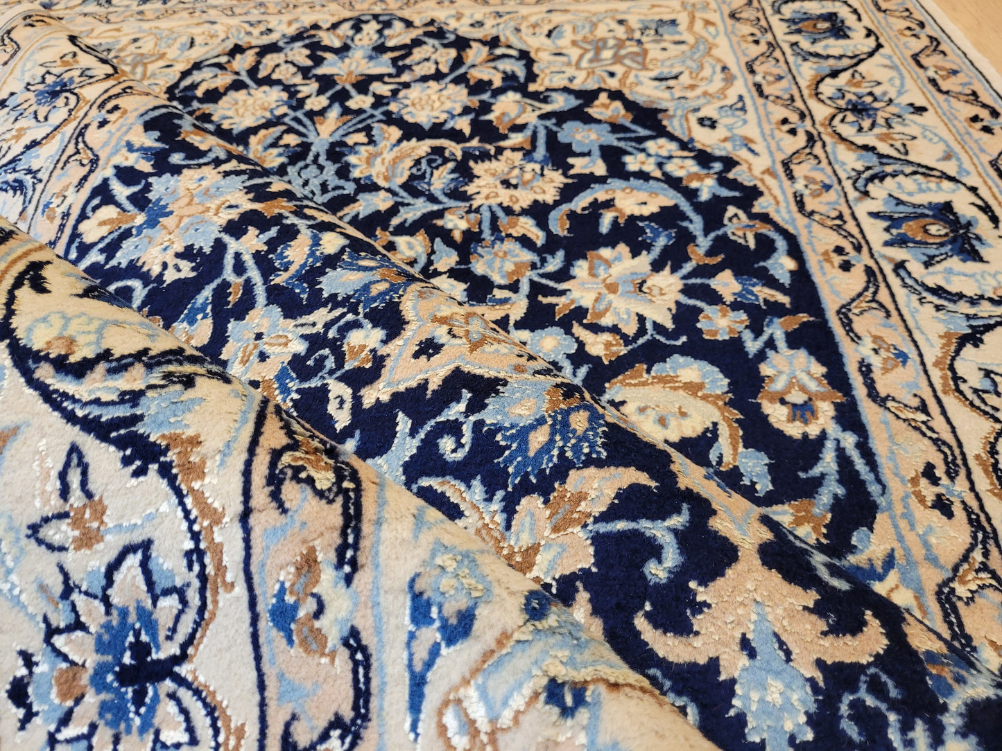 Nain Teppich Korkwolle mit Seide feine Handarbeit