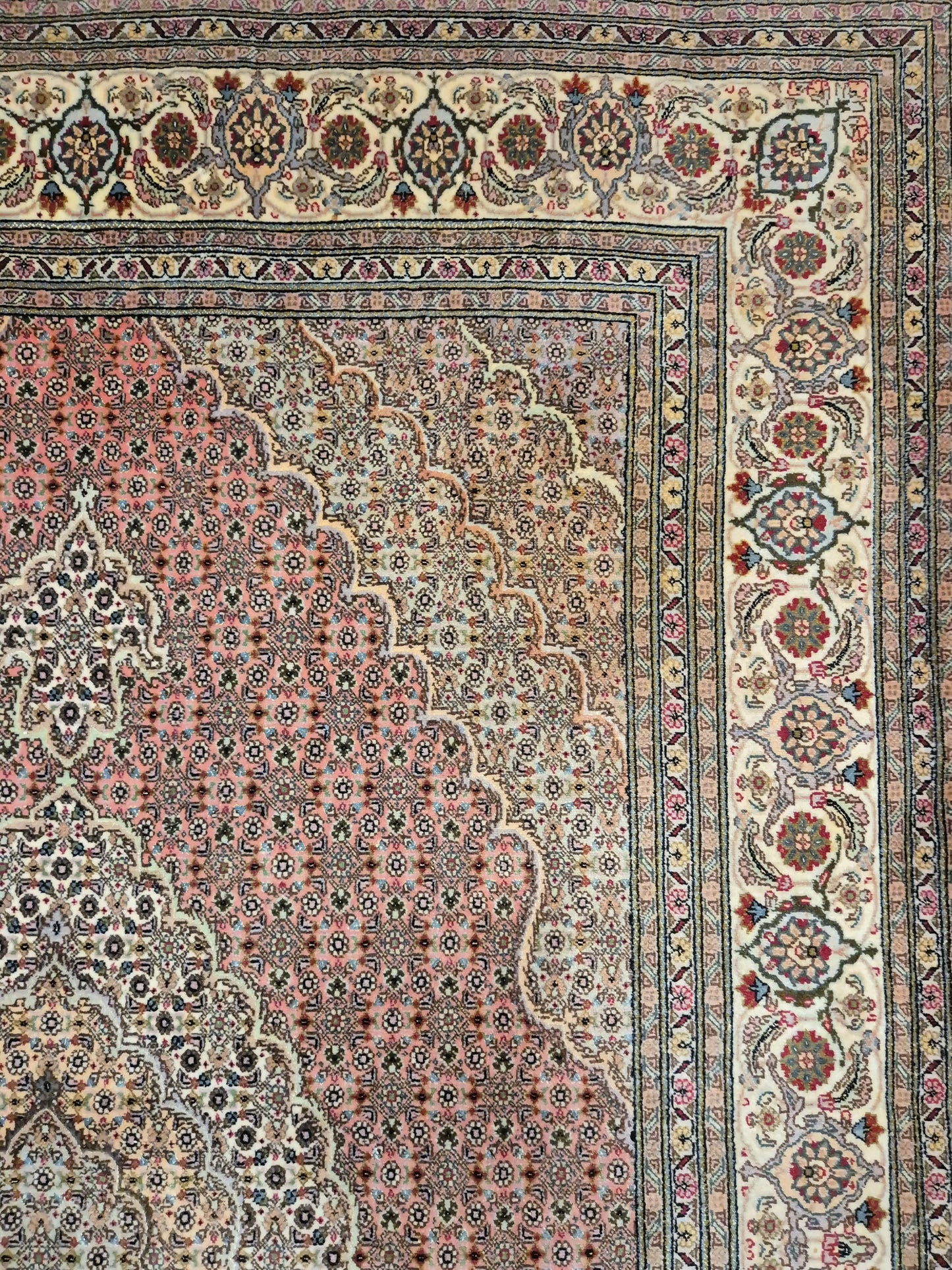 Täbriz Teppich Korkwolle mit Seide feine Knüpfung florales Medaillon