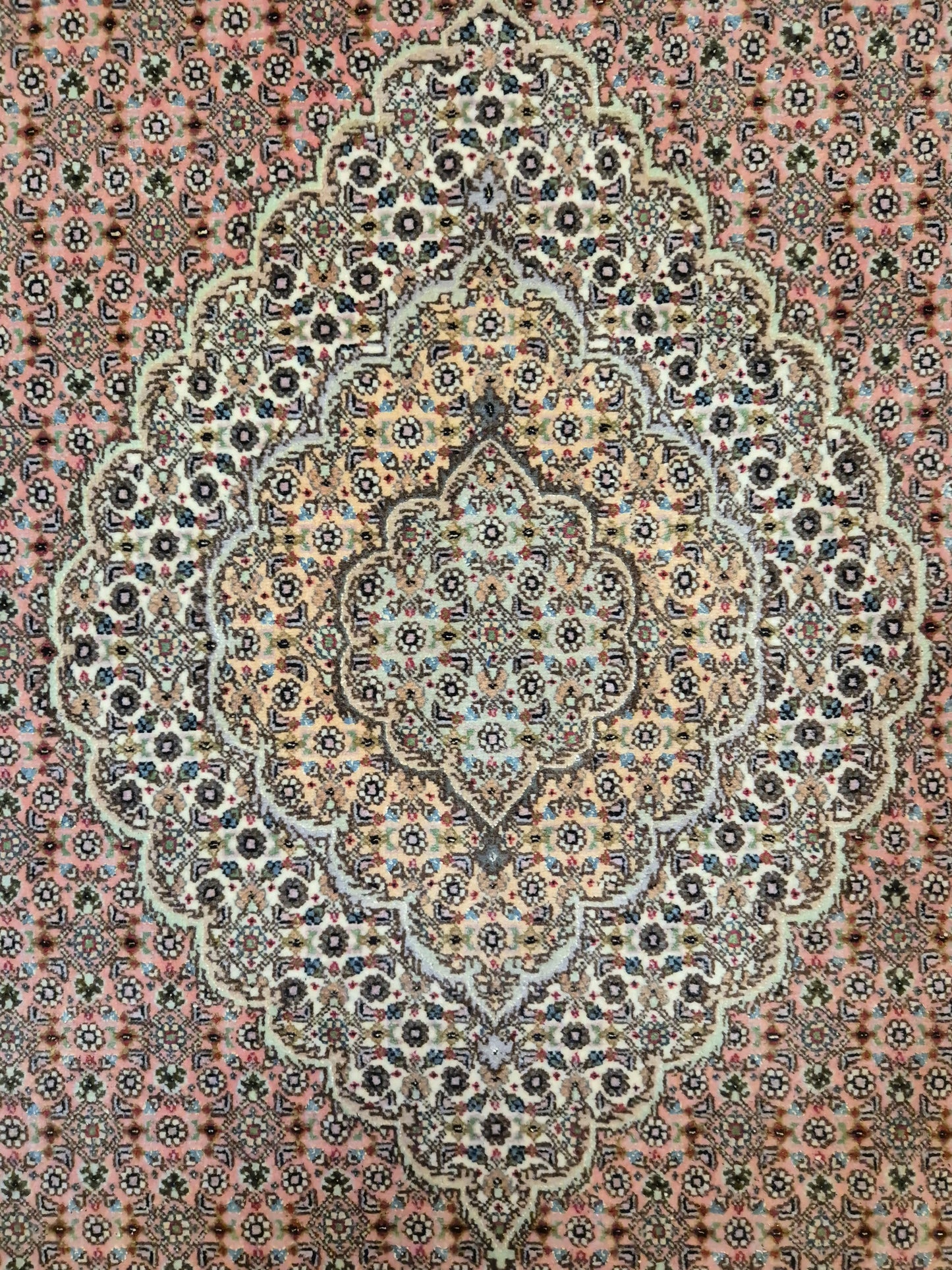 Täbriz Teppich Korkwolle mit Seide feine Knüpfung florales Medaillon