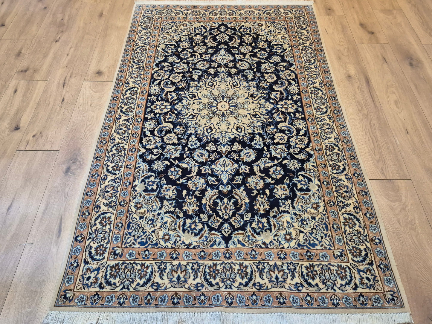 Nain Teppich Korkwolle Seide Medaillon florales Design feine Knüpfung