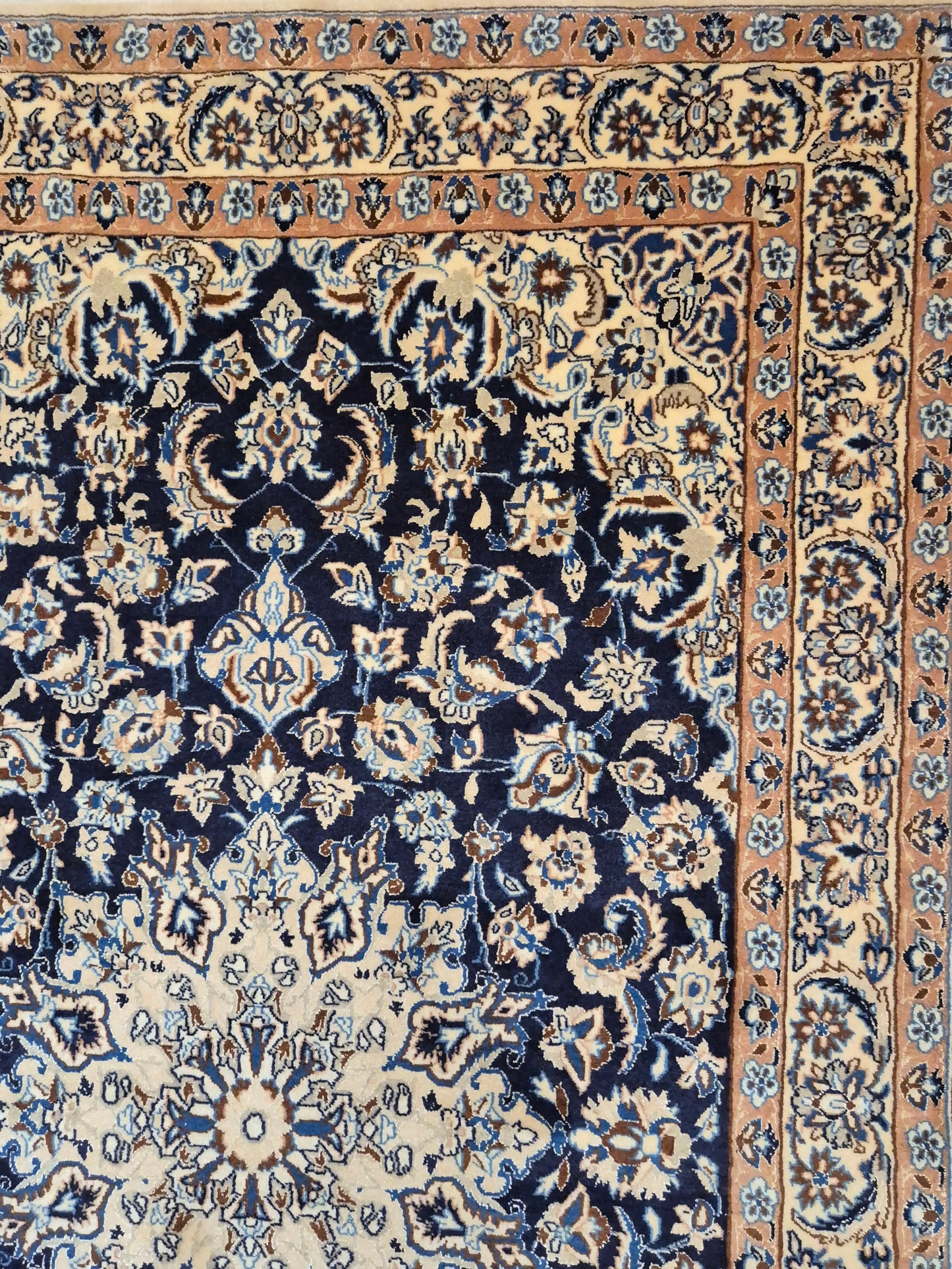 Nain Teppich Korkwolle Seide Medaillon florales Design feine Knüpfung