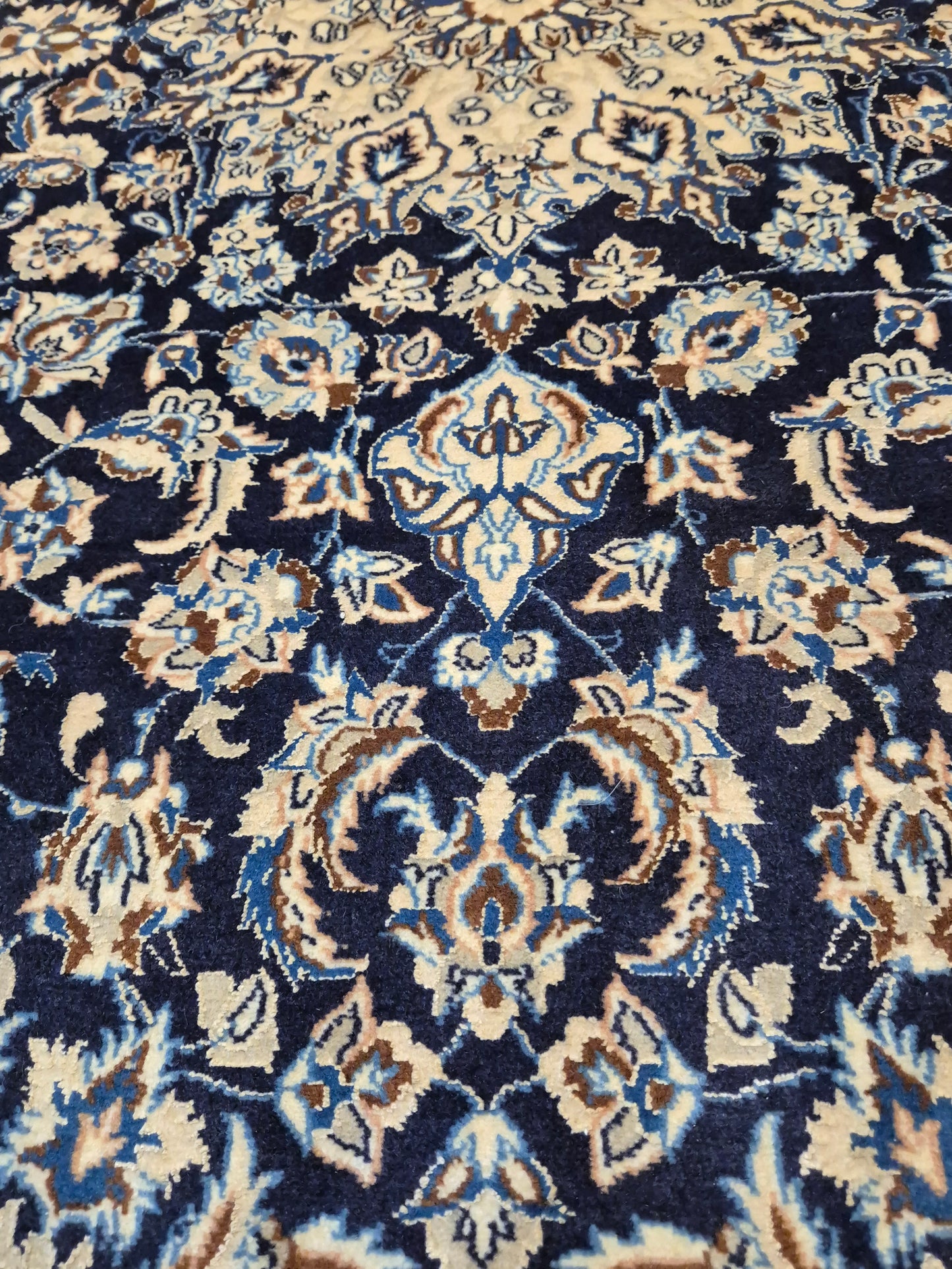 Nain Teppich Korkwolle Seide Medaillon florales Design feine Knüpfung