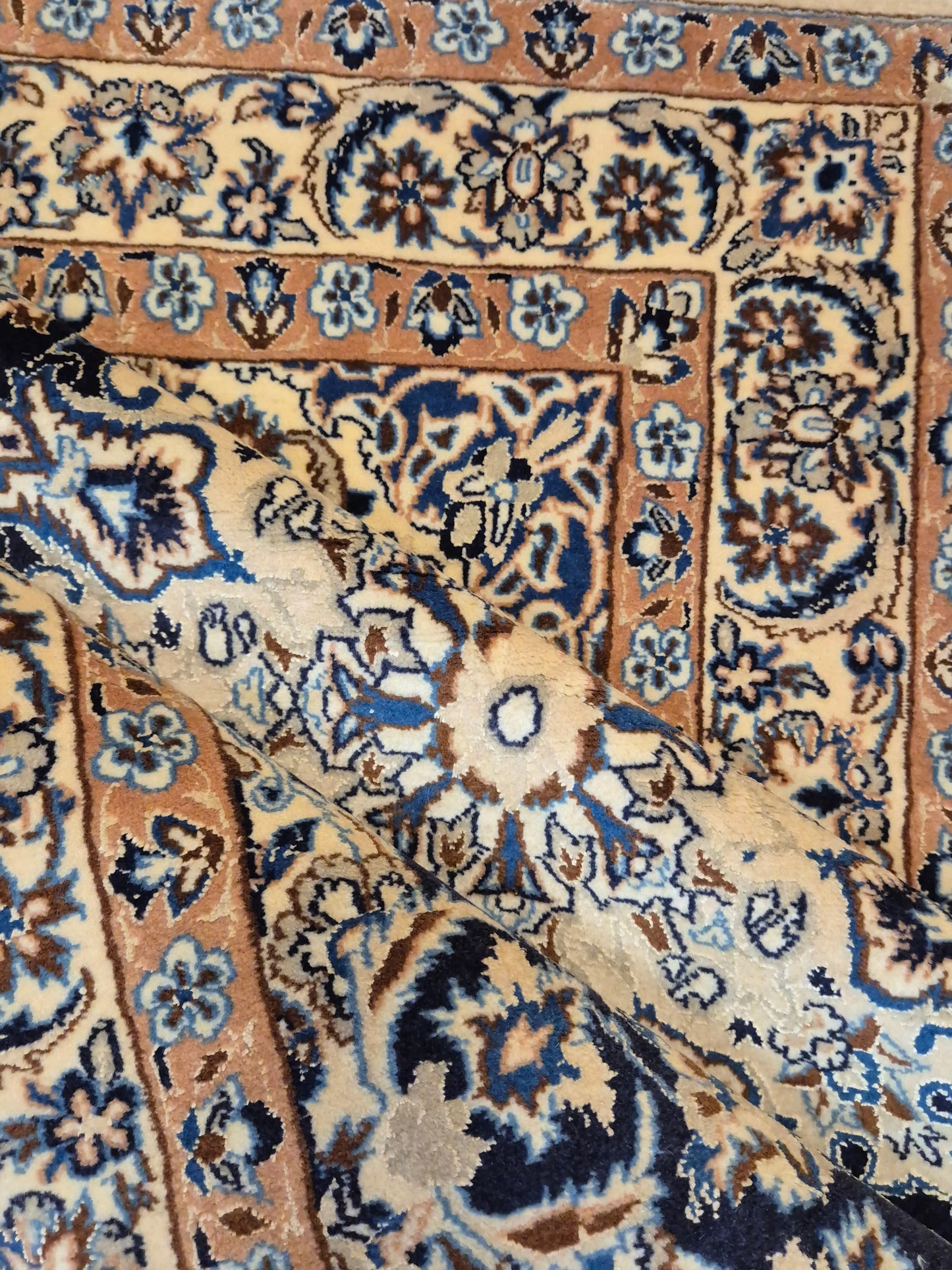 Nain Teppich Korkwolle Seide Medaillon florales Design feine Knüpfung